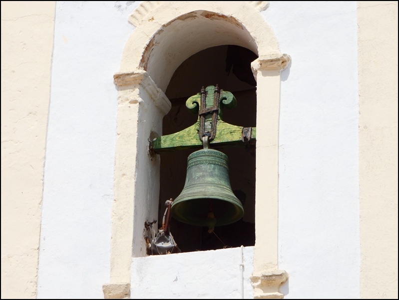 Ferragudo-church-bell (2)