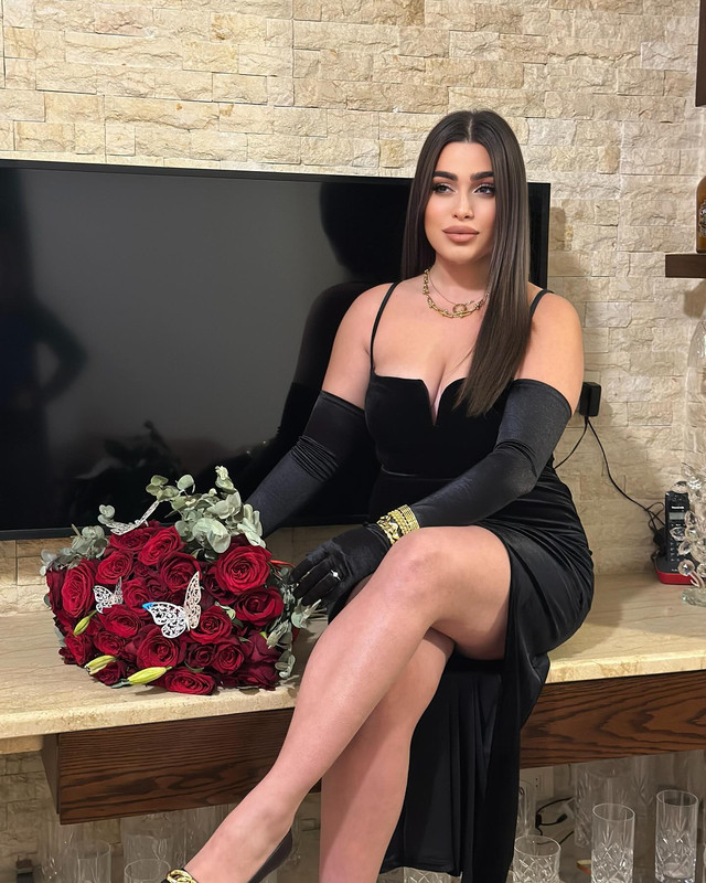 صور إليسا أندونيان مثيرة 2025 | إليسا أندونيان فضيحة - مشاهد نار 2026!  Elissaandonian-1756230330190