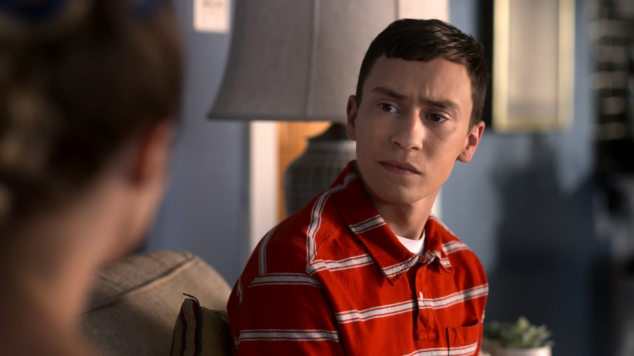 Atypical (2017) S03E01 Best Laid Plans (1080p NF WEB-DL x265 10b