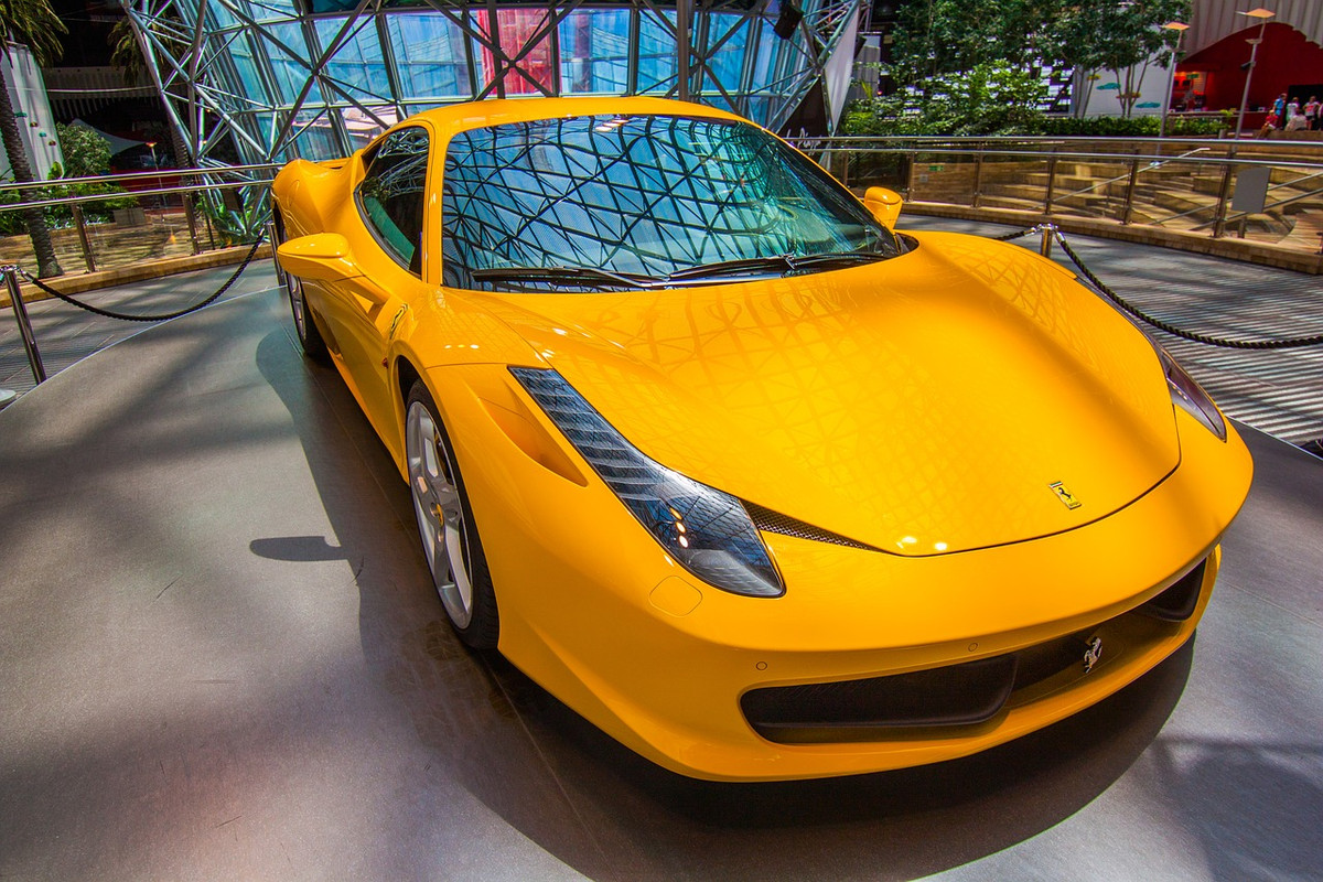 yellow-ferrari-1624152-1280.jpg
