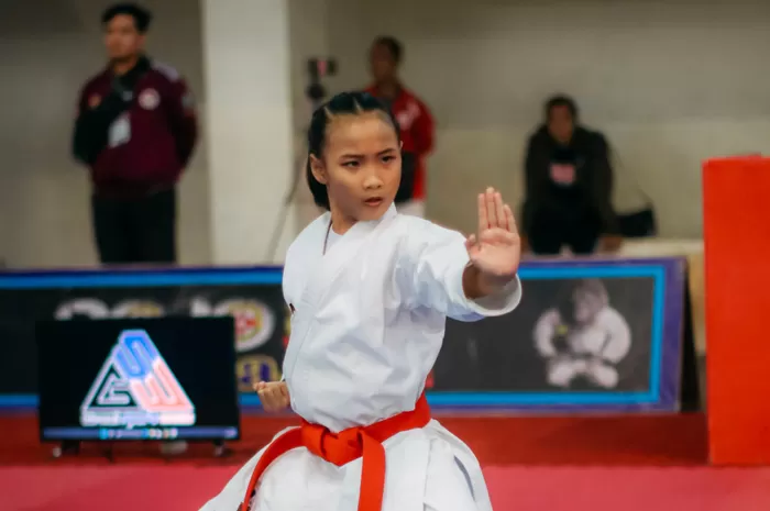 Latihan Karate Remaja di MBS Karate Jakarta
