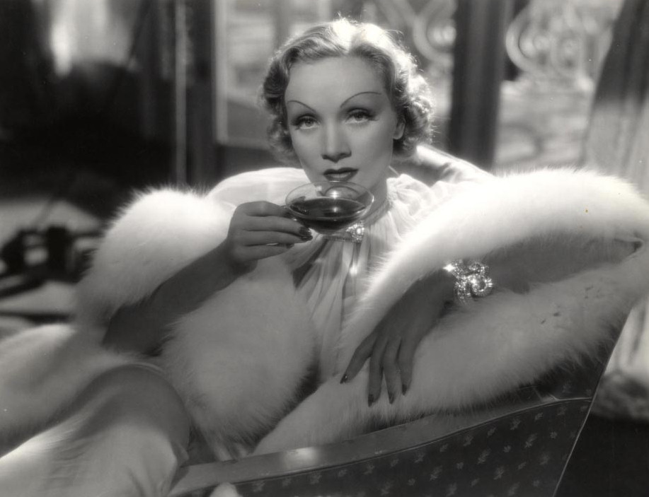 Marlene_Dietrich_b86