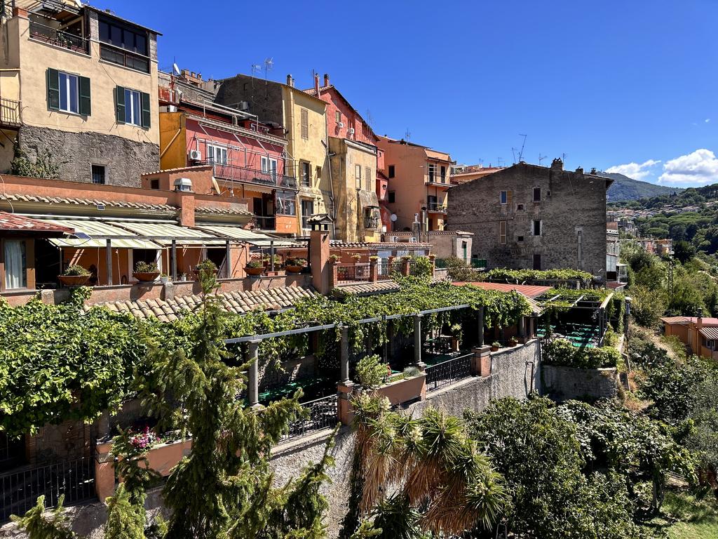 Жаркий сентябрь на побережье Тирренского моря.