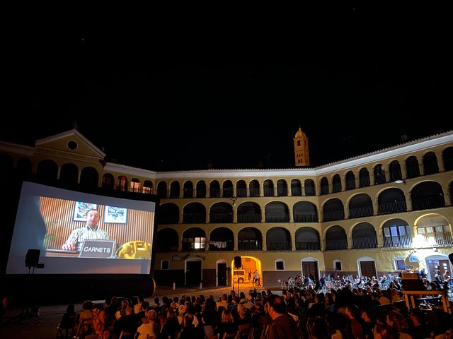 “EL CARNÉ”, DE XABI VITORIA, LOGRA UN HITO AL SER LA PRIMERA PELÍCULA PROYECTADA AL AIRE LIBRE EN LOS 21 AÑOS DE HISTORIA DE FESTIVAL DE CINE DE TARAZONA
