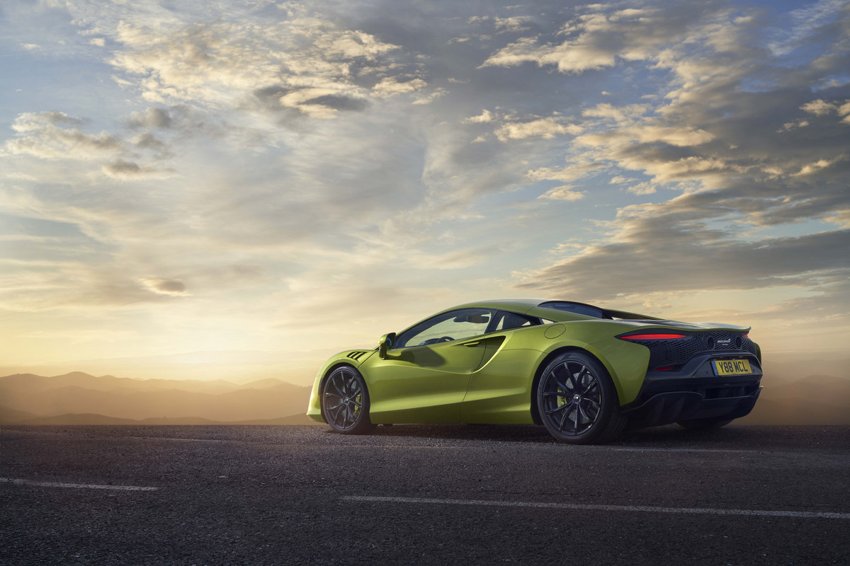 12911-McLarenArtura