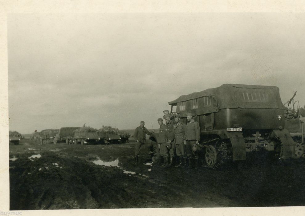 FOTO PANZER KETTENFAHRZEUGE GESCHÜTZE BEUTE PANZ