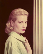 Grace-Kelly-md78