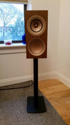 KEF R3   stand