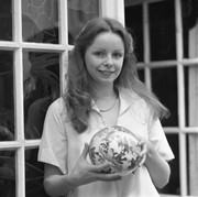 Lalla-Ward-a25