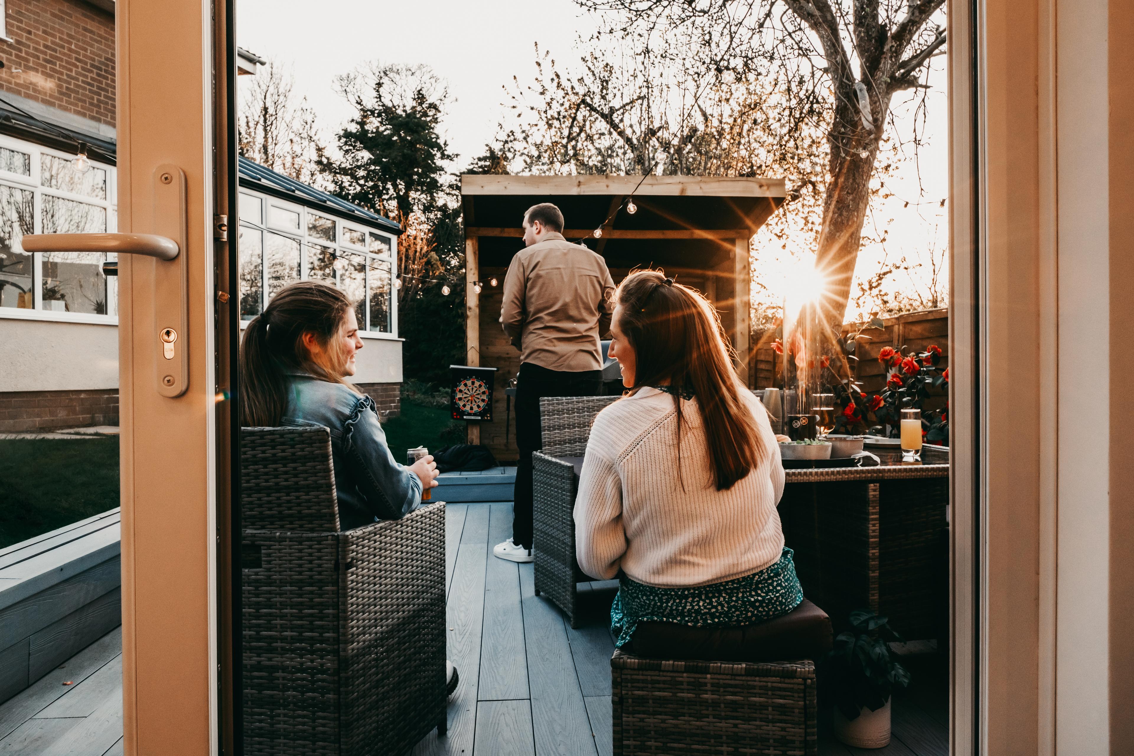 Garden Bar & Entertainment Room – Worcestershire thumbnail 13