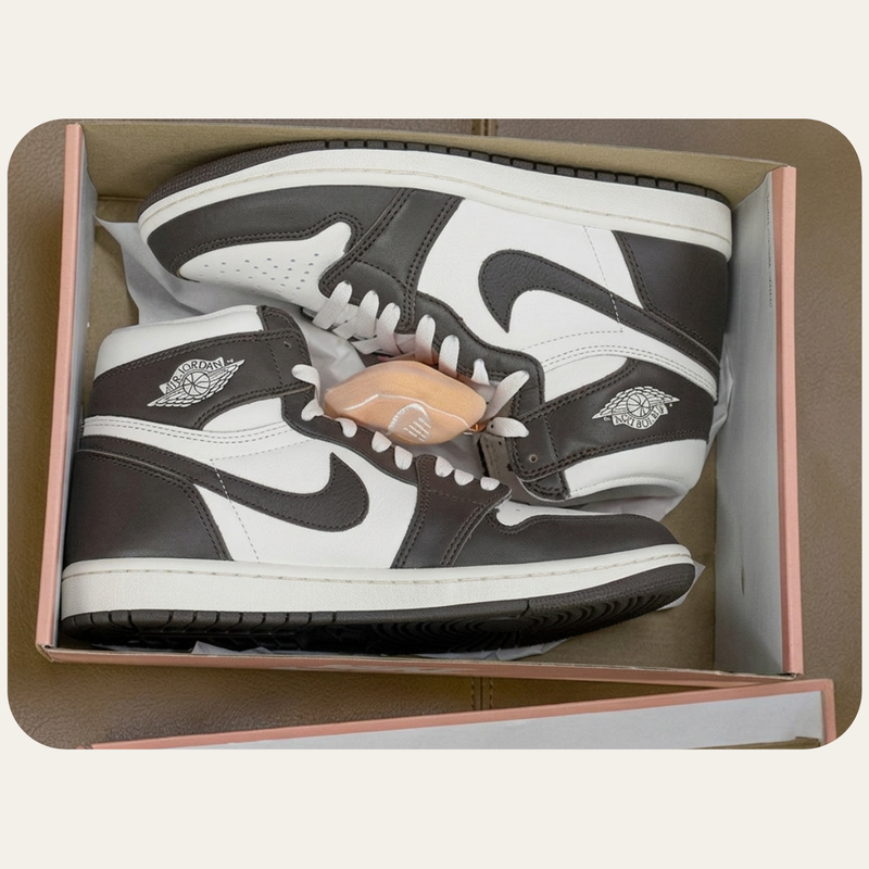 Air Jordan 1 Retro High OG "Baroque Brown and Sail"