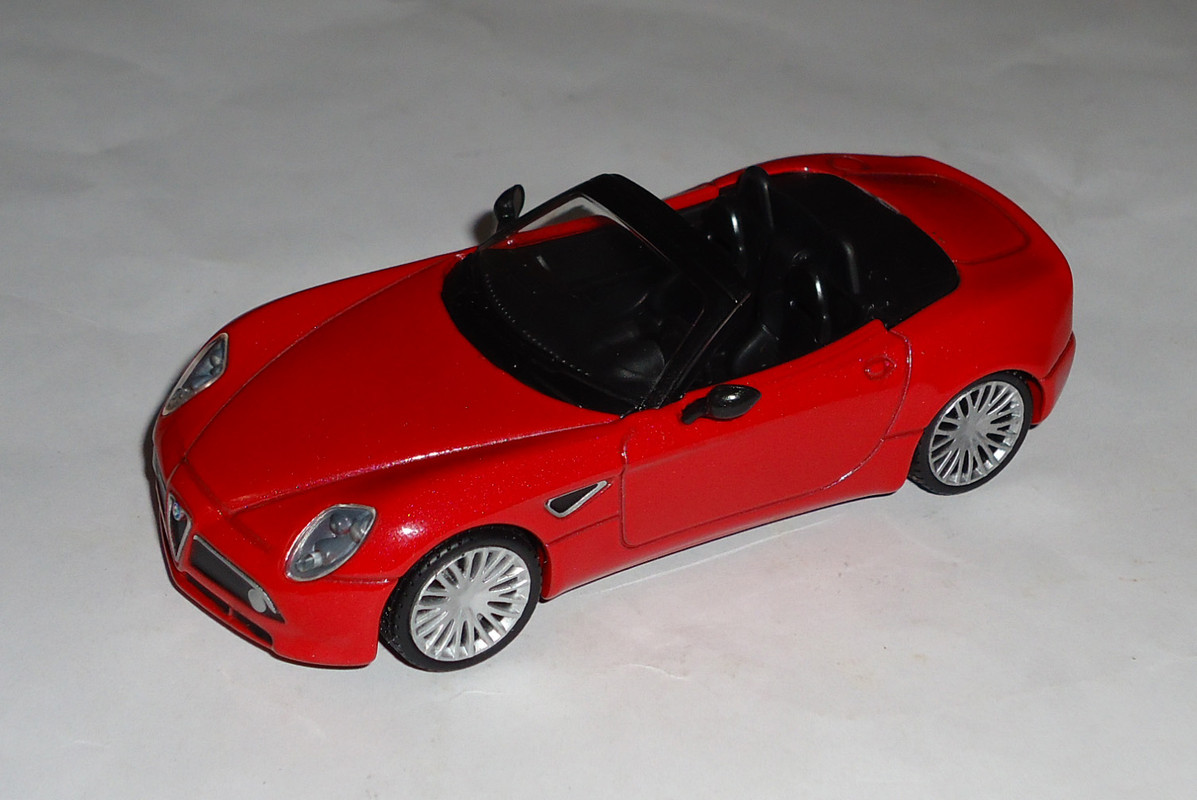 Alfa-Romeo-8C Spider