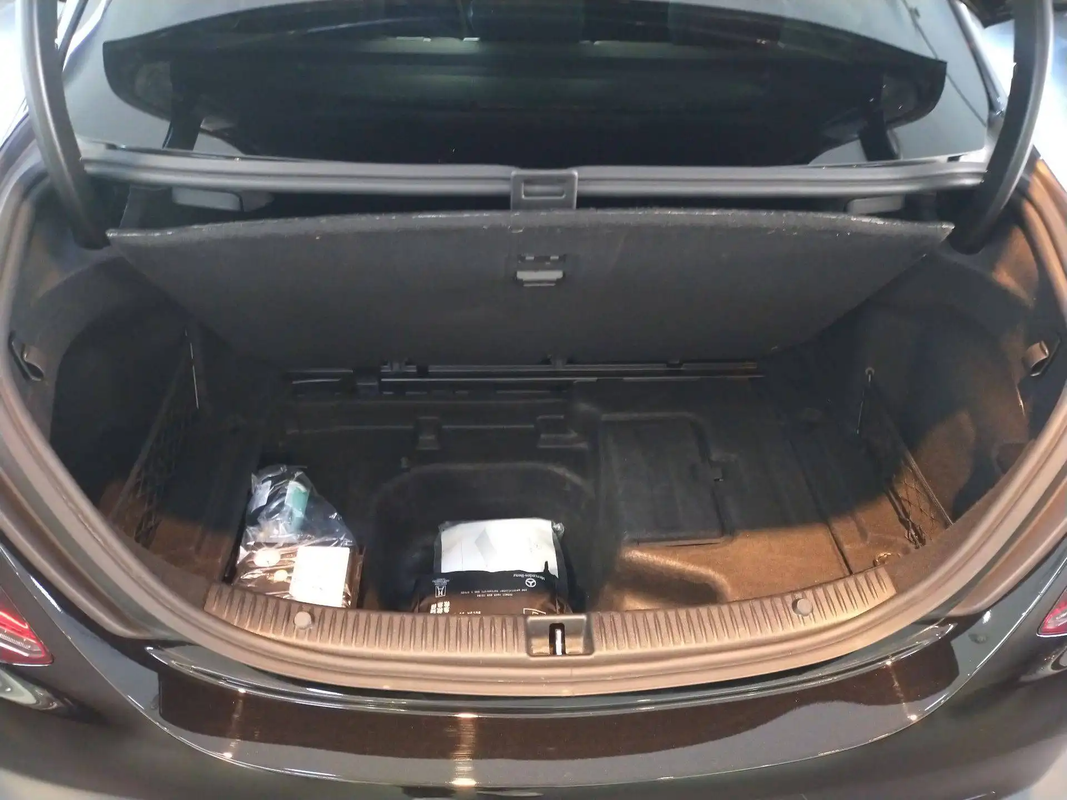 Coffre w205 kit anti crevaison 2