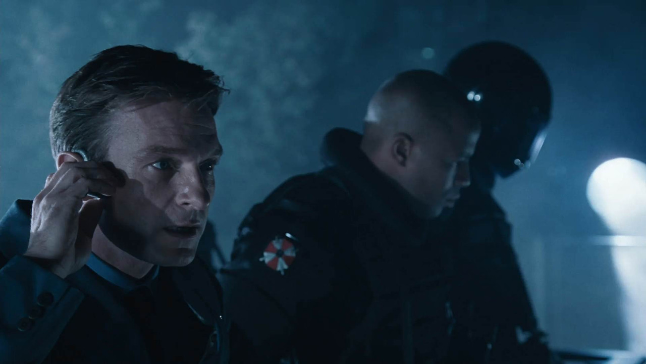 Resident Evil: Apocalypse 2004 BluRay [Hindi + Tamil + Telugu + English] 480p, 720p, 1080p ESub Screenshot