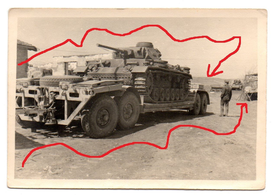 Transport von Panzer III auf einem Anhänger Rußl