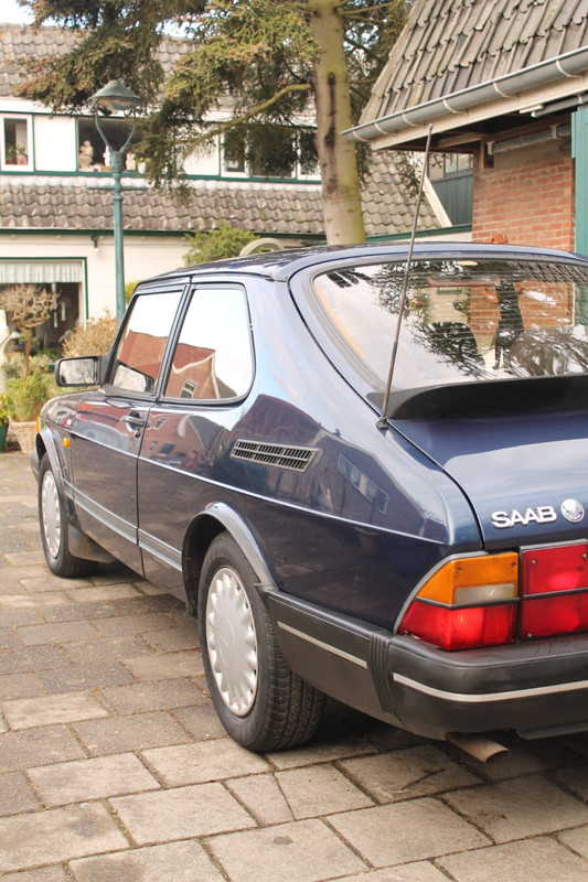 saab achterkant