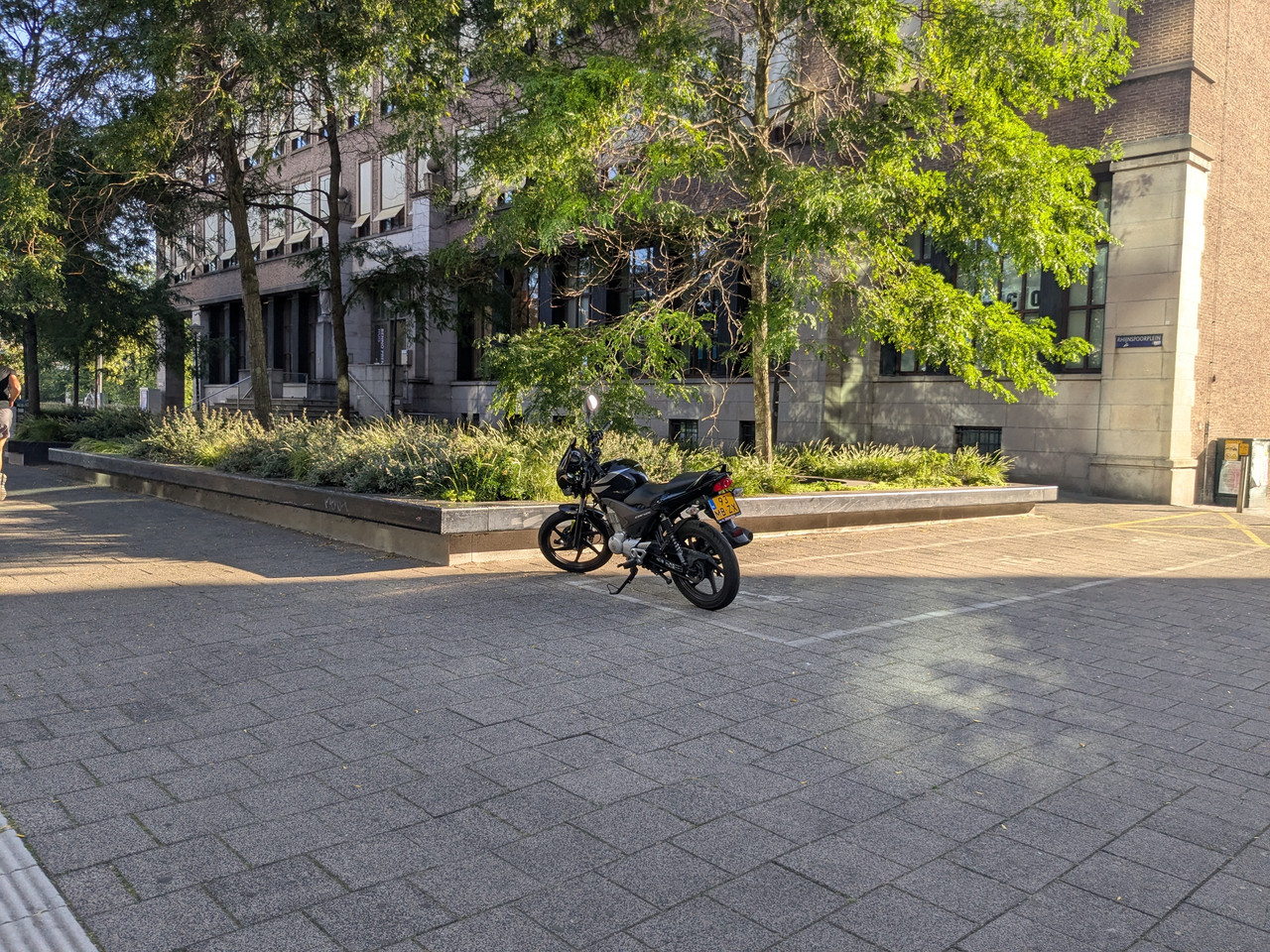 PXL 20250815 065618800