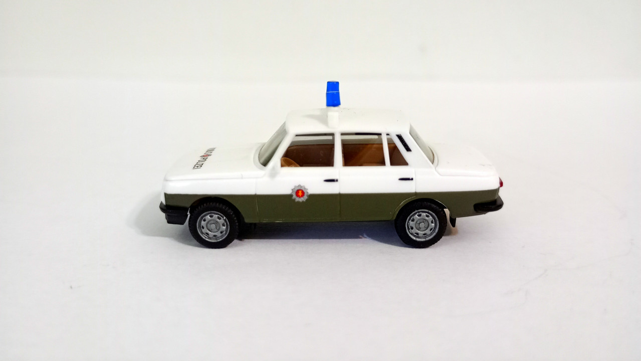 Mach (3200)