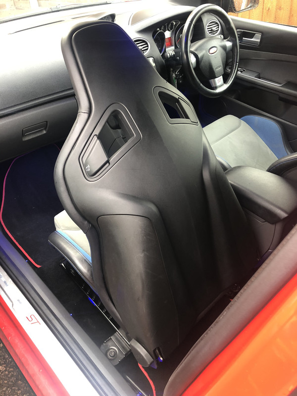 Focus mk2 RS Recaro sportster cs bucket seats The M3cutters