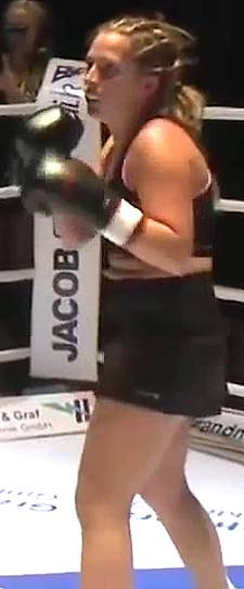 Dora_Farkas(box_5ft6_60_65_kg_-loser_points)04