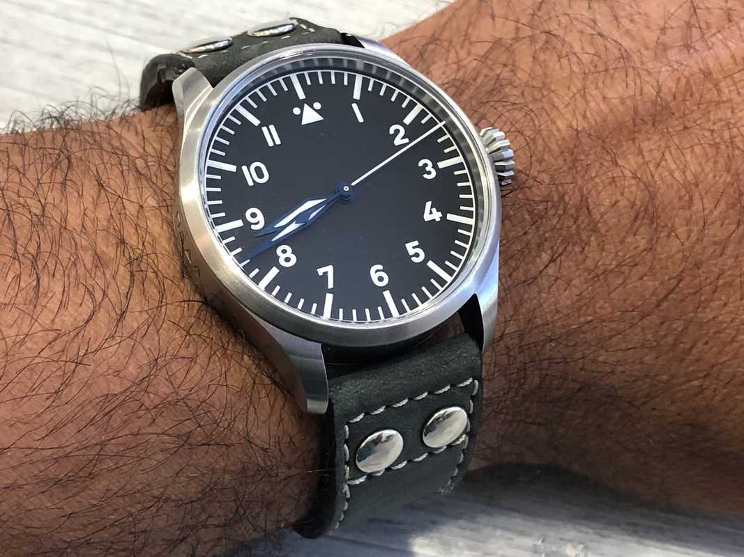 EEF05644-6894-41BD-8482-24AC371D5633