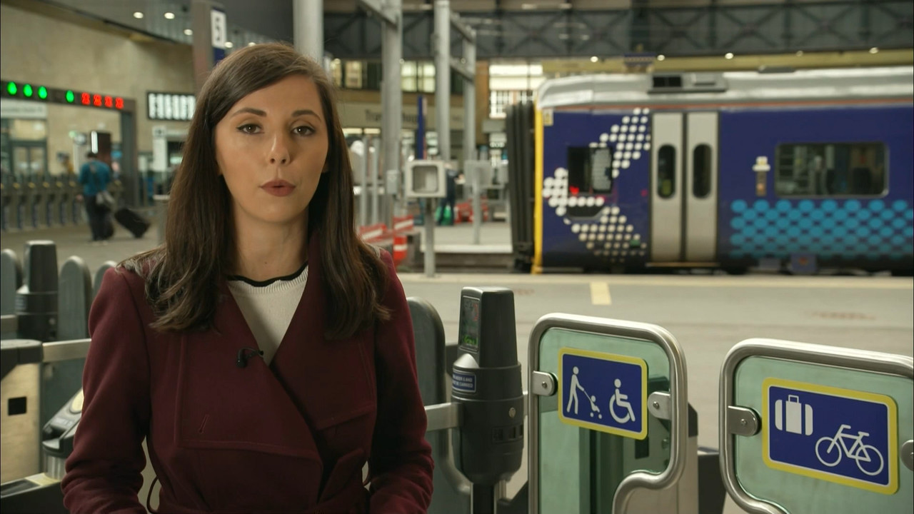 ITV Evening News_20220523_18301930.ts_snapshot_00.39.31.613