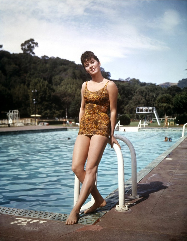stefanie_powers_a52