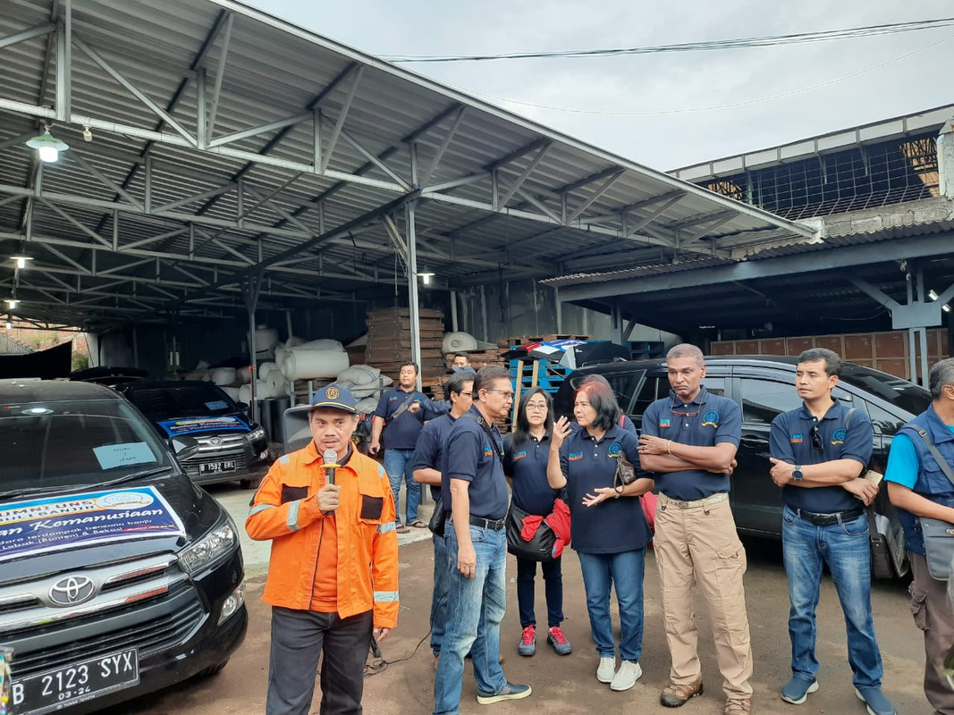 IKA UNS salurkan bantuan kepada korban banjir Jabodetabek