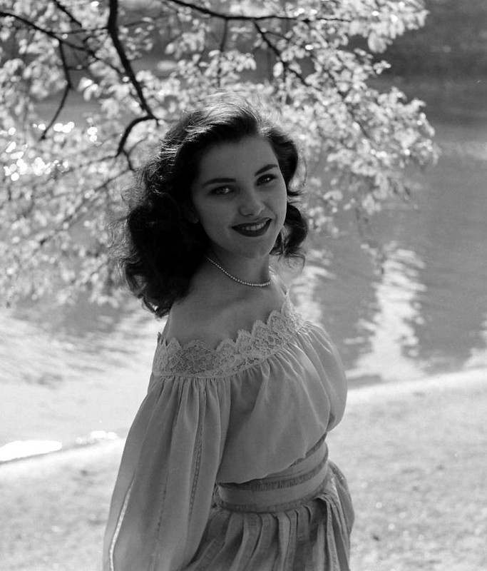 debra_paget_308