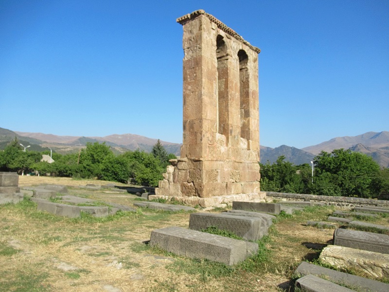 Армения - страна храмов, гор, камней и...