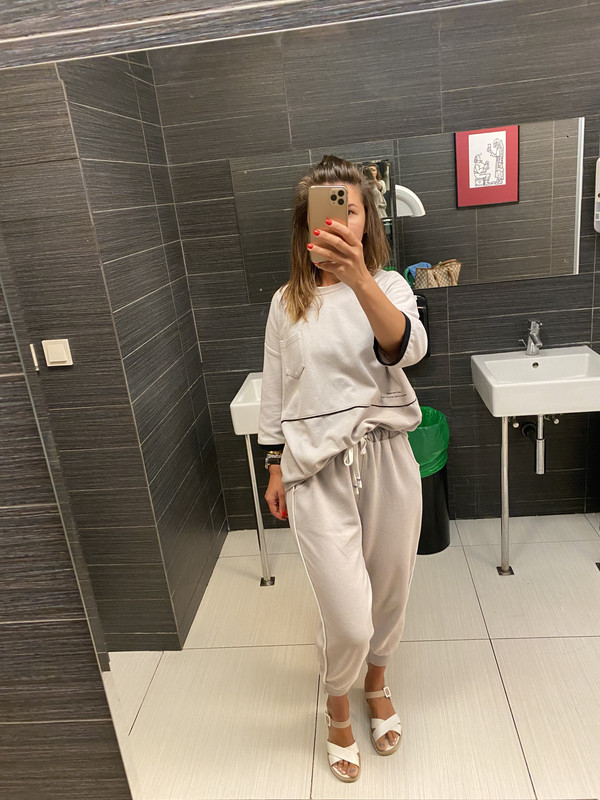 E0054B5B-CFD3-49D4-8931-E033E0F16E16