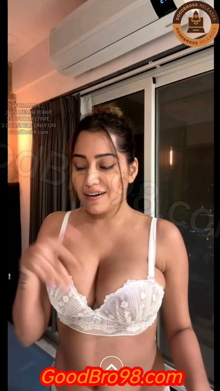 Simran Kaur - New Bikini Live.mp4.0019