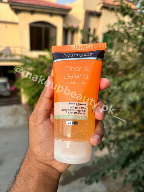 Neutrogena Oil Free Clear and Defend Facial Scrub 150 ML - image 2