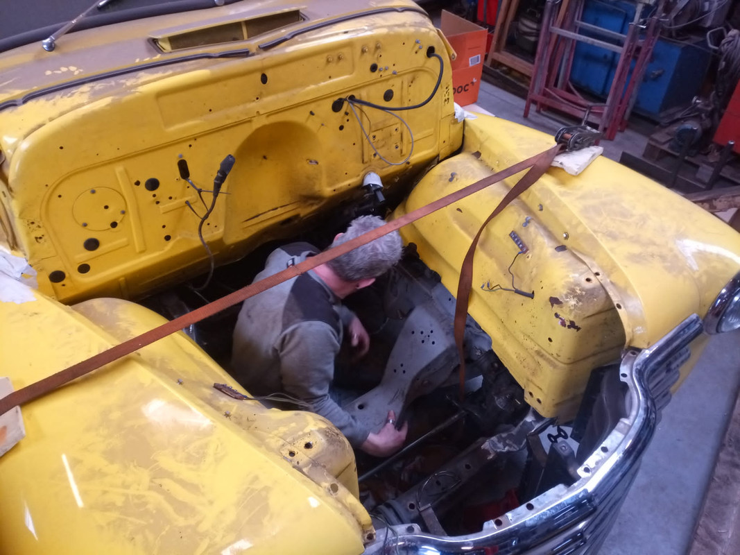 1B07A99E-387A-4753-B458-EB0093EFA433