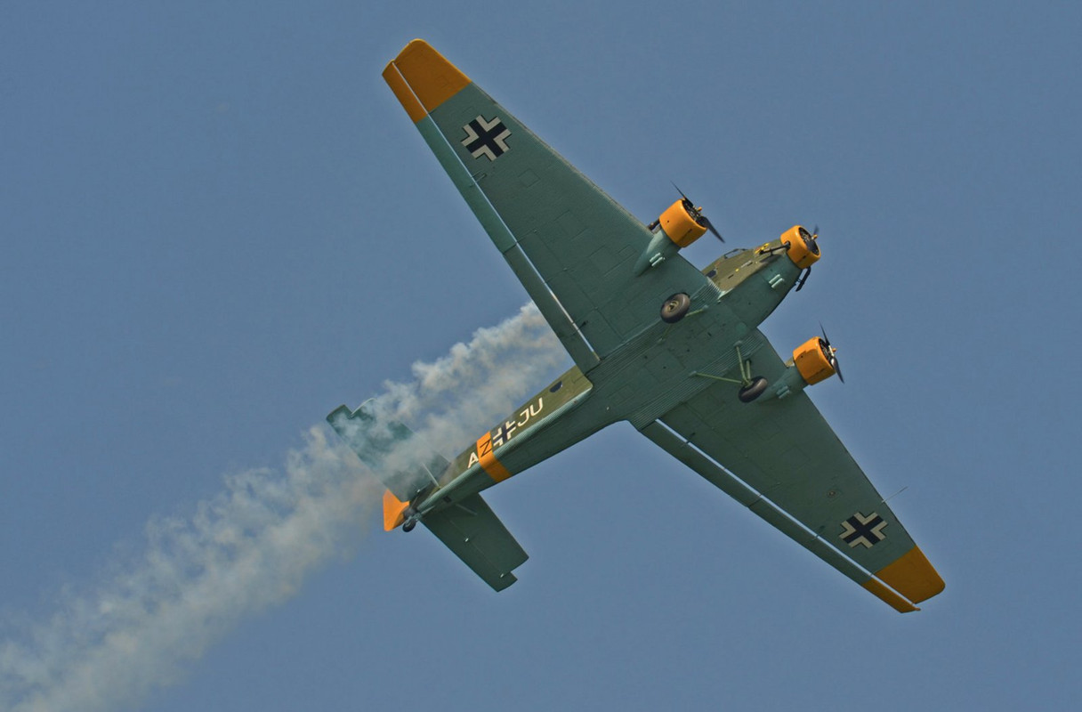 green-warplane-dis1.jpg
