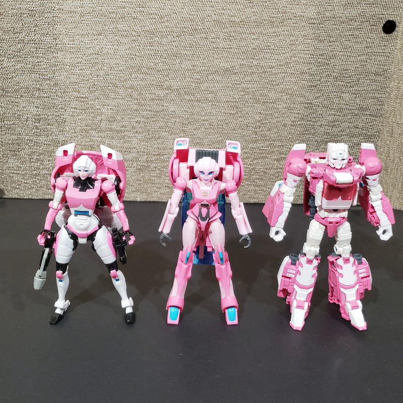 Cyberverse-Deluxe-Arcee05