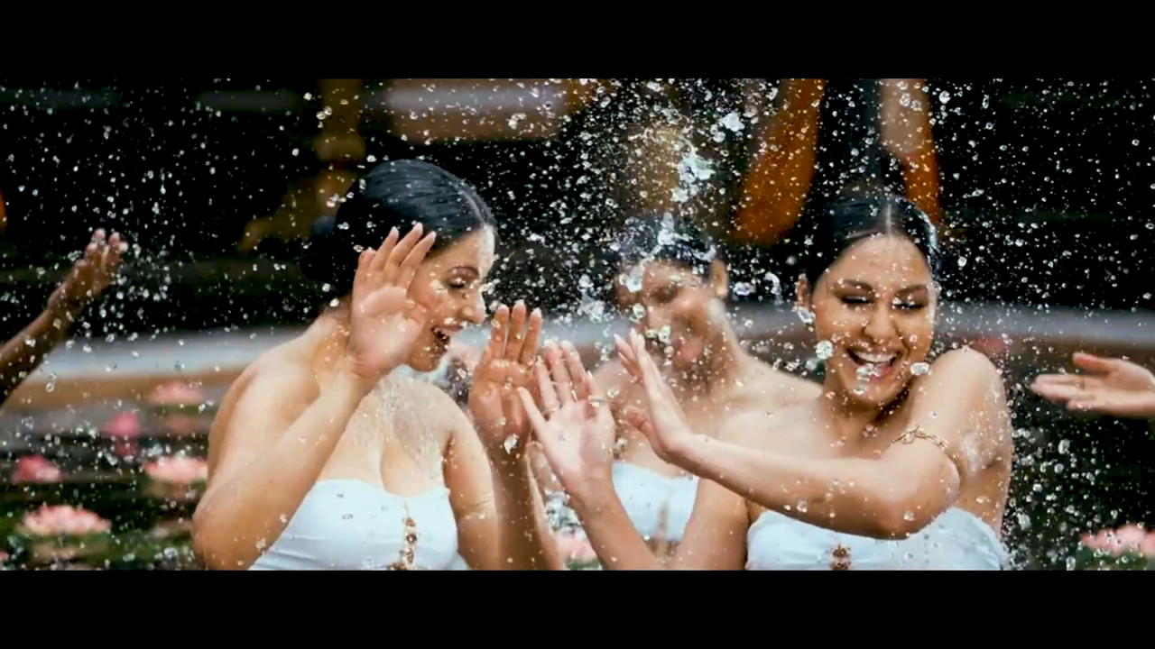 Ponnar Shankar 2011 Hot Song 4k.mp4_snapshot_00.48_[2020.12.12_00.08.30]