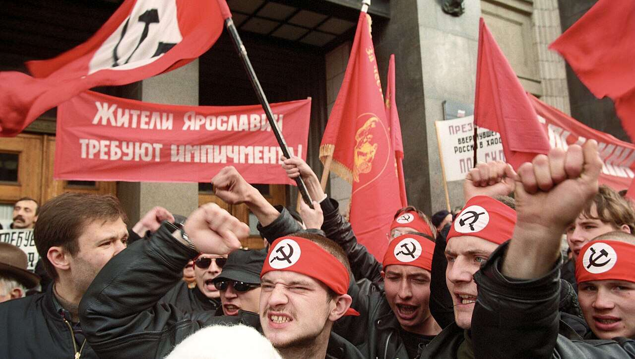 Manifestation national-bolchévique dans un quartier nord de Tbilgorod, Avril 2016.