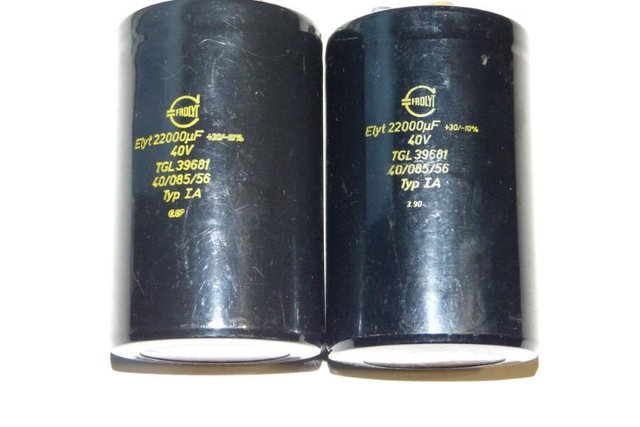 [Image: elektrolyticky-kondenzator-22000-mikro-f...782483.jpg]