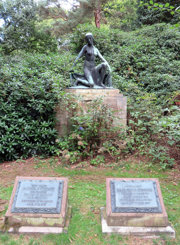 Grab_Kröhnke-Nossack_FriedhofOhlsdorf_(2)