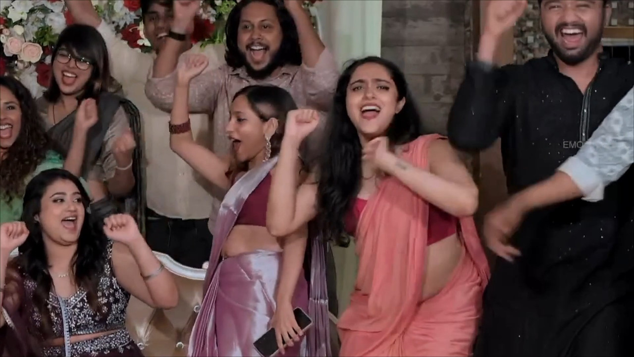 Sana Althaf Sexy navel and Belly show in pink saree.mp4_snapshot_00.03.405