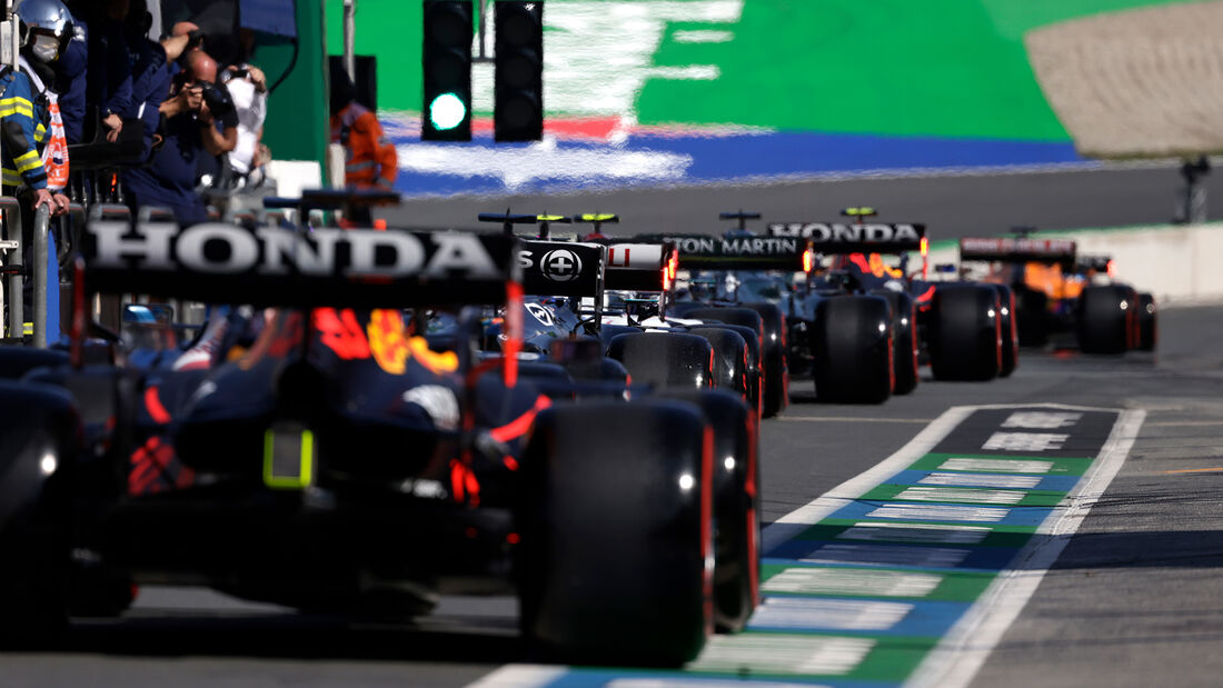 Max-Verstappen-Red-Bull-GP-Niederlande-Zandvoort-Formel-1-3-September-2021-169Gallery-3de0745b-18291