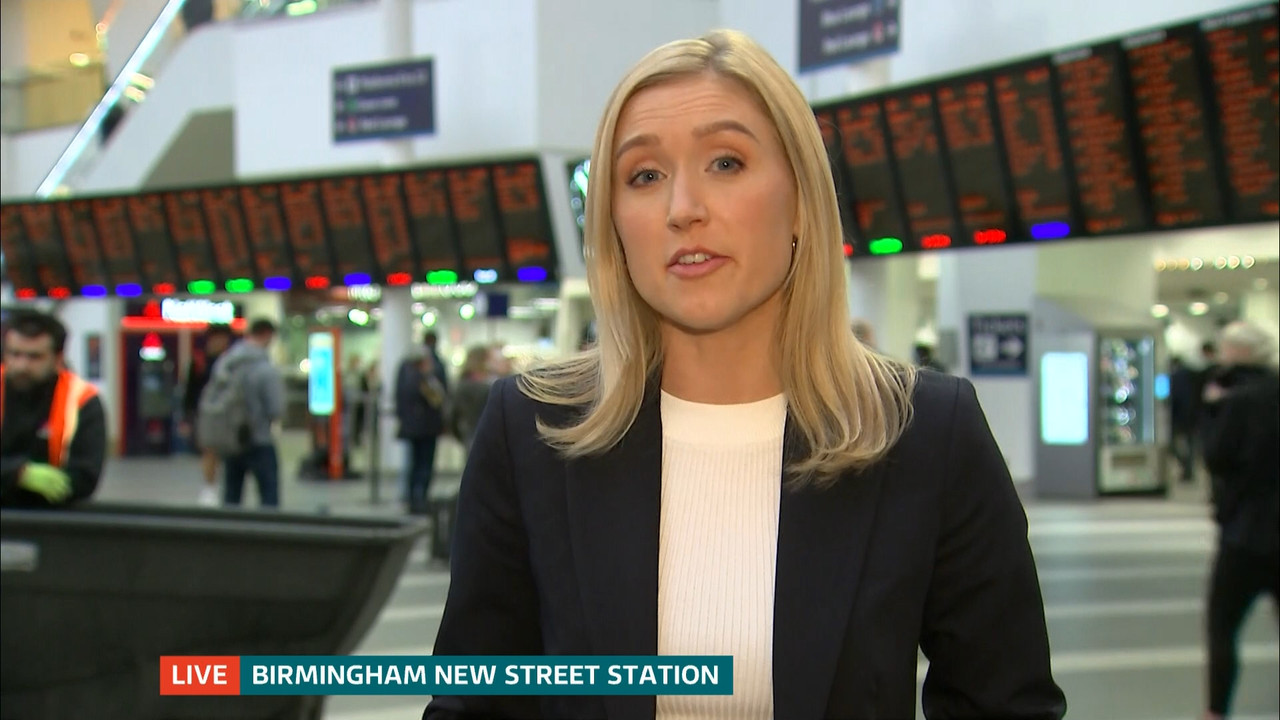 ITV Evening News_20220419_18301930.ts_snapshot_00.23.28.096