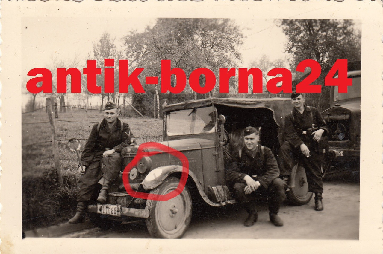 Foto LW Soldat Flak Rgt GG HG Funkkfz PKW Adler Wappen Frankreich 1940