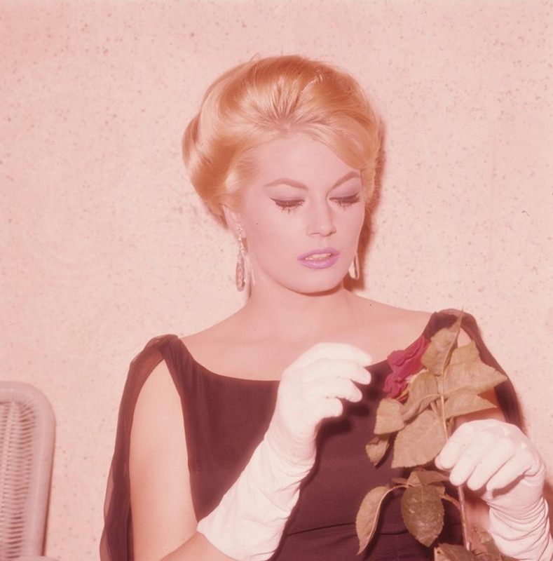 anita_ekberg_md54