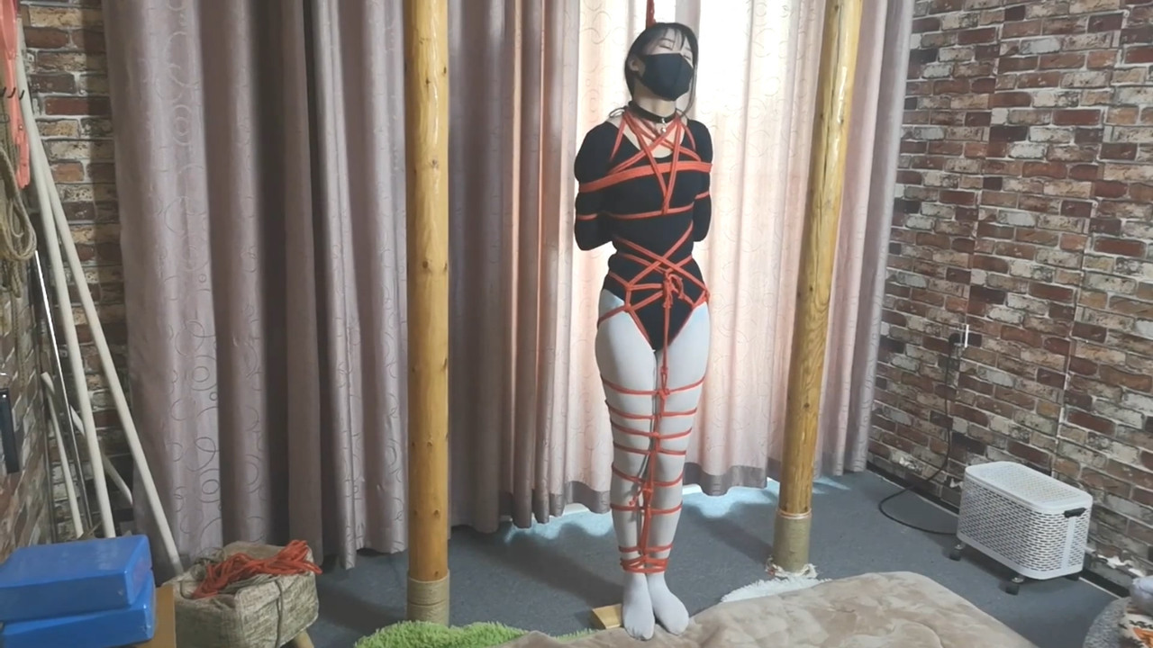 随心原创 杨蕊 黑色体操服.mp4_20210609_085426.151