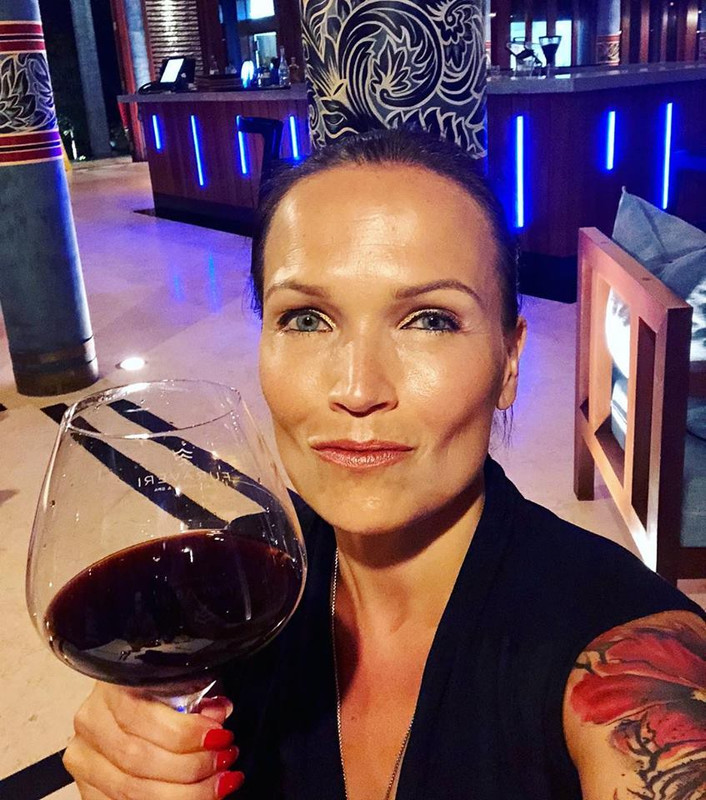 39385845_1915858545101753_3527666861674070016_n