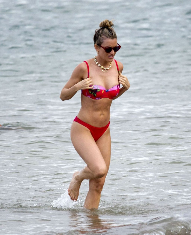 Ashley-Roberts-Sexy-Th(27)