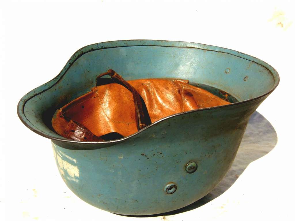 580701d1381438116-ww2-hungarian-helmets-pa083305