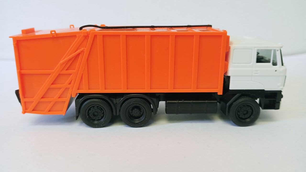 Mach (3749)